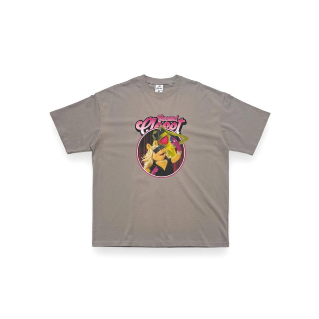 2ND CLOSET THE SHOW MUST GO ON PRINTED T-SHIRT