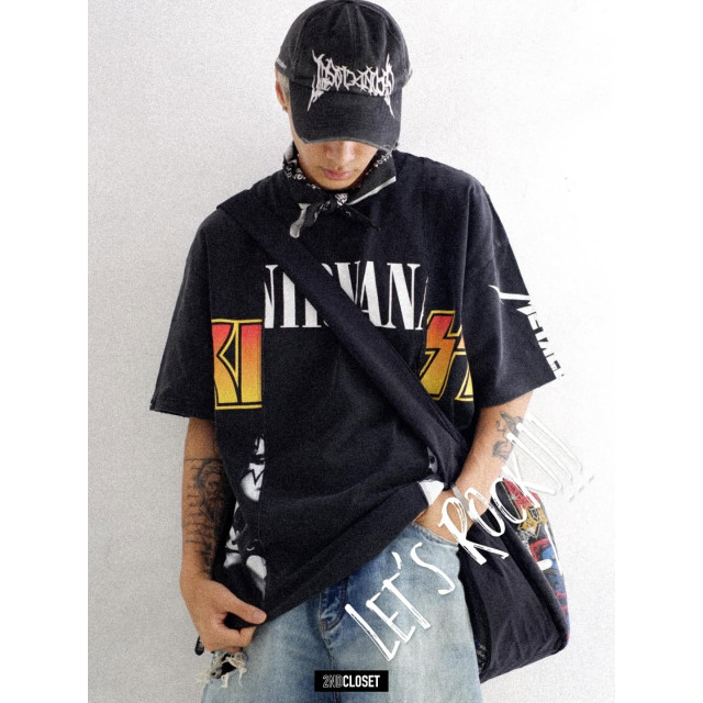 2ND CLOSET KISS THE BANDS RE-CONSTRUCTED WASHED T-SHIRT