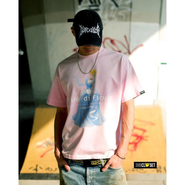 2ND CLOSET THINK DIFFICULT CINDERALLA PRINTED T-SHIRT
