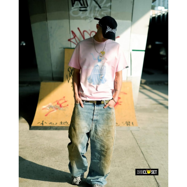 2ND CLOSET THINK DIFFICULT CINDERALLA PRINTED T-SHIRT