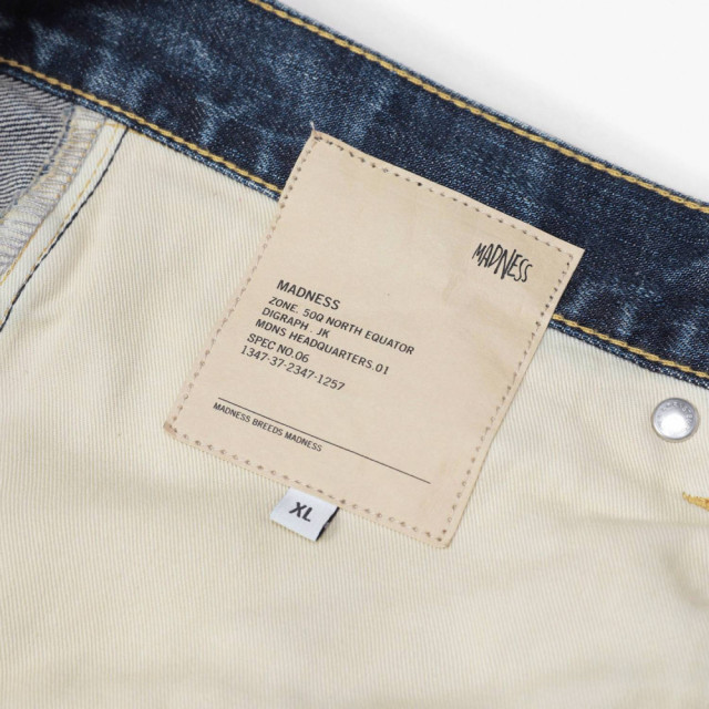 MADNESS AGING 5P DENIM PANTS. RELAXED