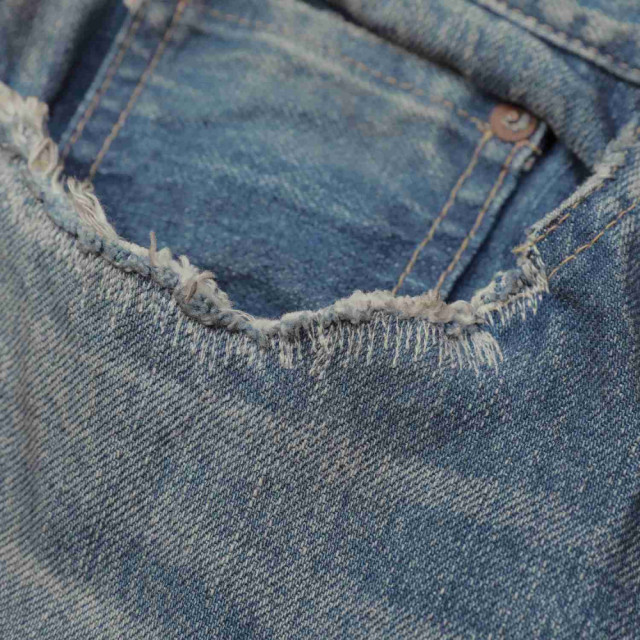 MADNESS HARD AGING DENIM PANTS. WIDE COMFY (DAMAGED AND REPAIRED FINISH)