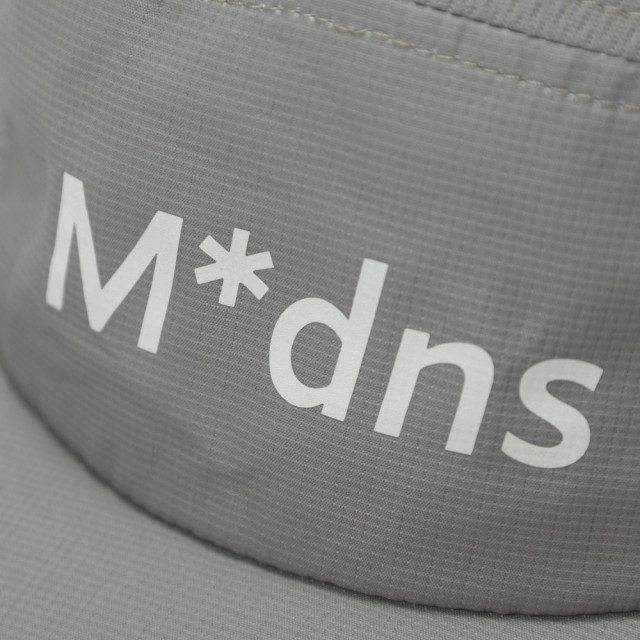 MADNESS STRETCH FEATHER WEIGHT RUNNING CAP