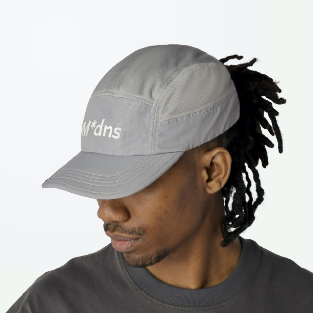 MADNESS STRETCH FEATHER WEIGHT RUNNING CAP