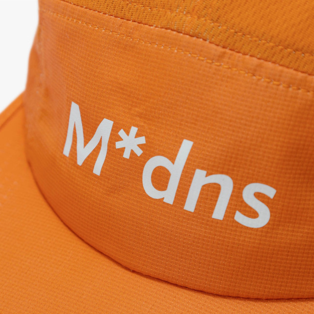 MADNESS STRETCH FEATHER WEIGHT RUNNING CAP