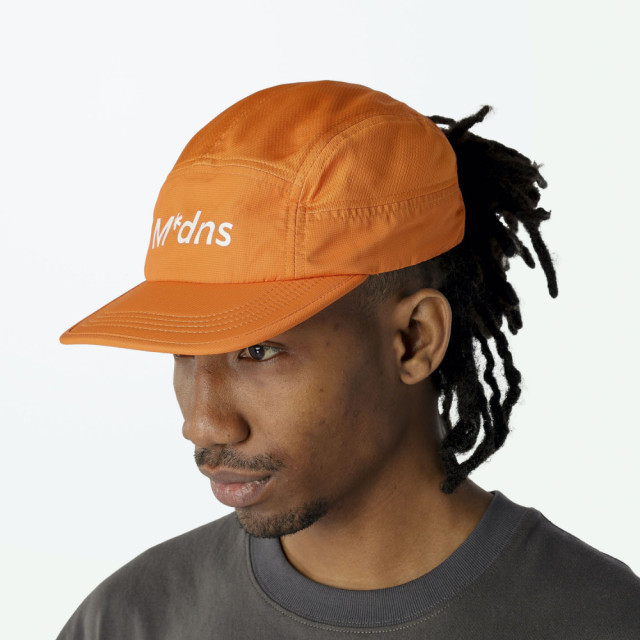 MADNESS STRETCH FEATHER WEIGHT RUNNING CAP