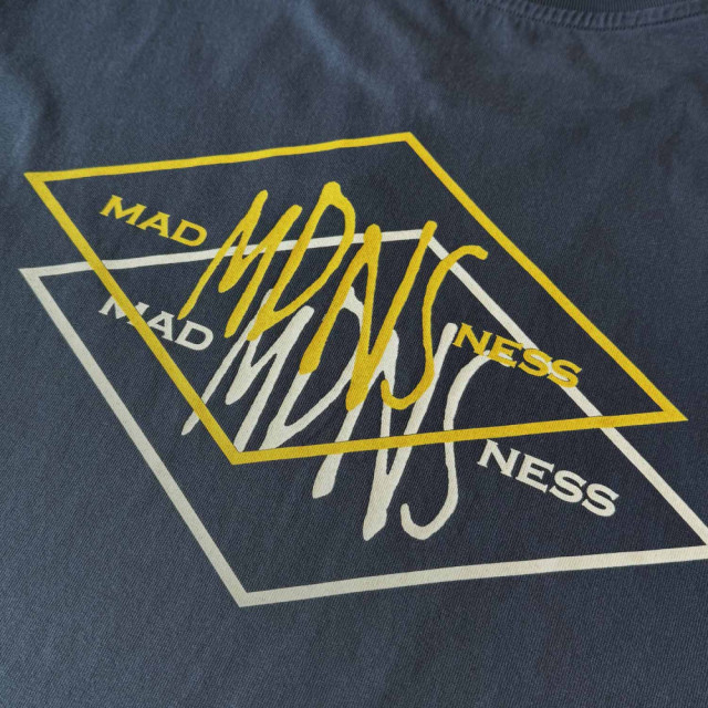 MADNESS WASHED PRINT TEE