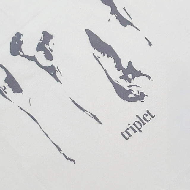TRIPLET TEE